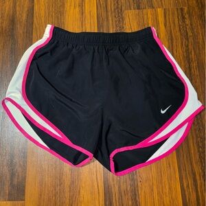 NIKE SHORTS - Women’s LARGE